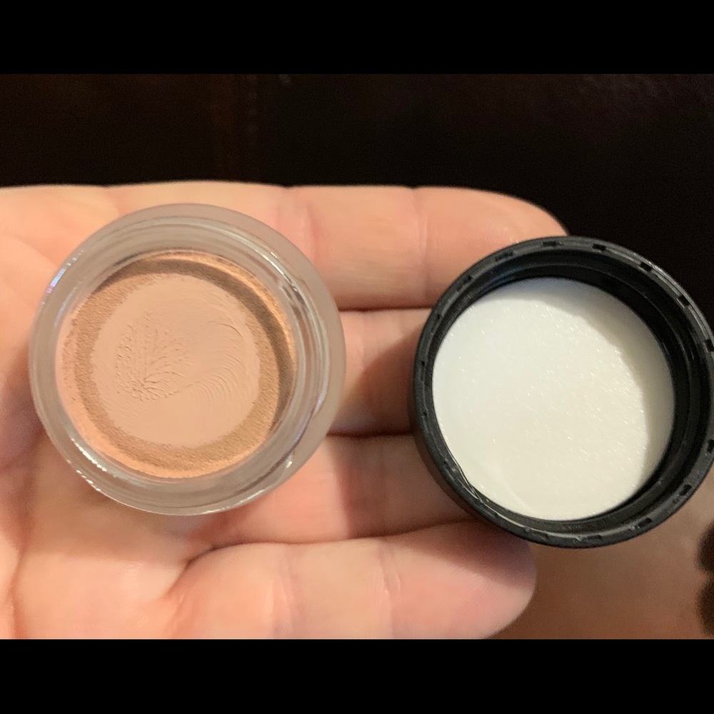 Younique splurge shadow